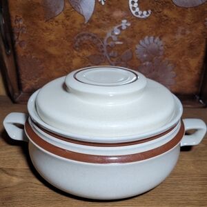 Chateau Stoneware 2 Qt Round Covered Casserole Sienna Brown Vintage Yamaka Japan